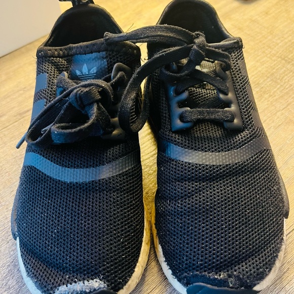 Boys adidas running shoes - Picture 2 of 10